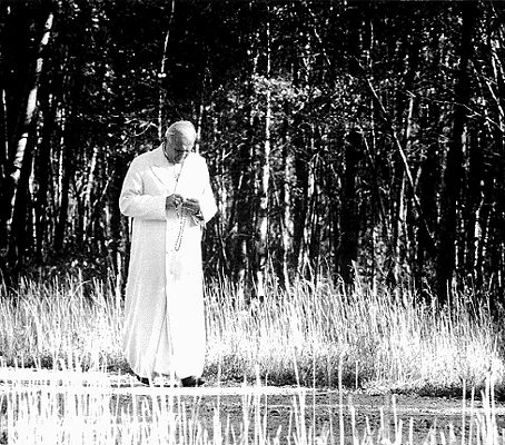 Le pape Jean-Paul II lors de sa visite au Canada