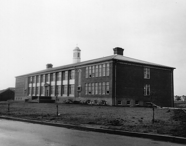 École de la Commission scolaire d'Arvida dans la région de Chicoutimi