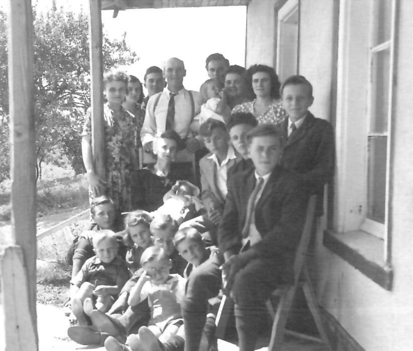 Famille nombreuse de dix-huit enfants à St-Pierre de l'île d'Orléans