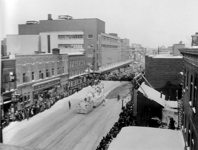 La parade du jour à St-Roch lors du Carnaval de Québec