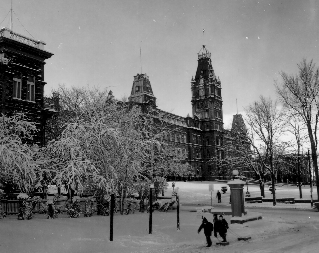 Le Parlement de Québec sous la neige