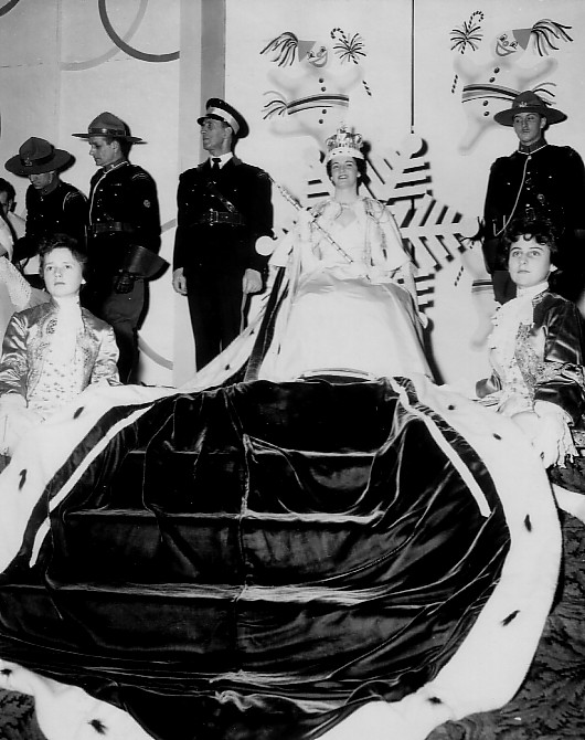 La reine du Carnaval de Québec et sa cour