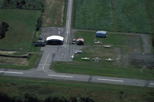 Vue aérienne de l'aéroport de Montmagny, 2001