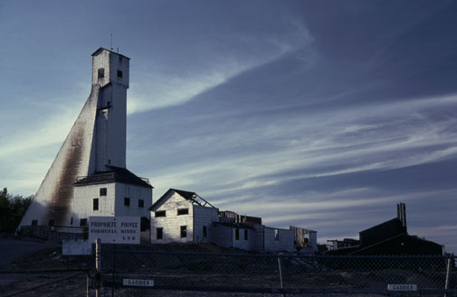Extérieur de la mine Normétal en Abitibi-Témiscamingue