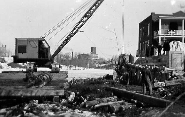 Travaux de construction au pont Vanier à St-Jérome, comté de Terrebonne, en 1947