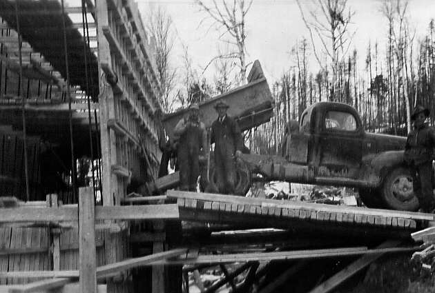 Construction du pont Emery à St-Félix-de-Valois en 1946