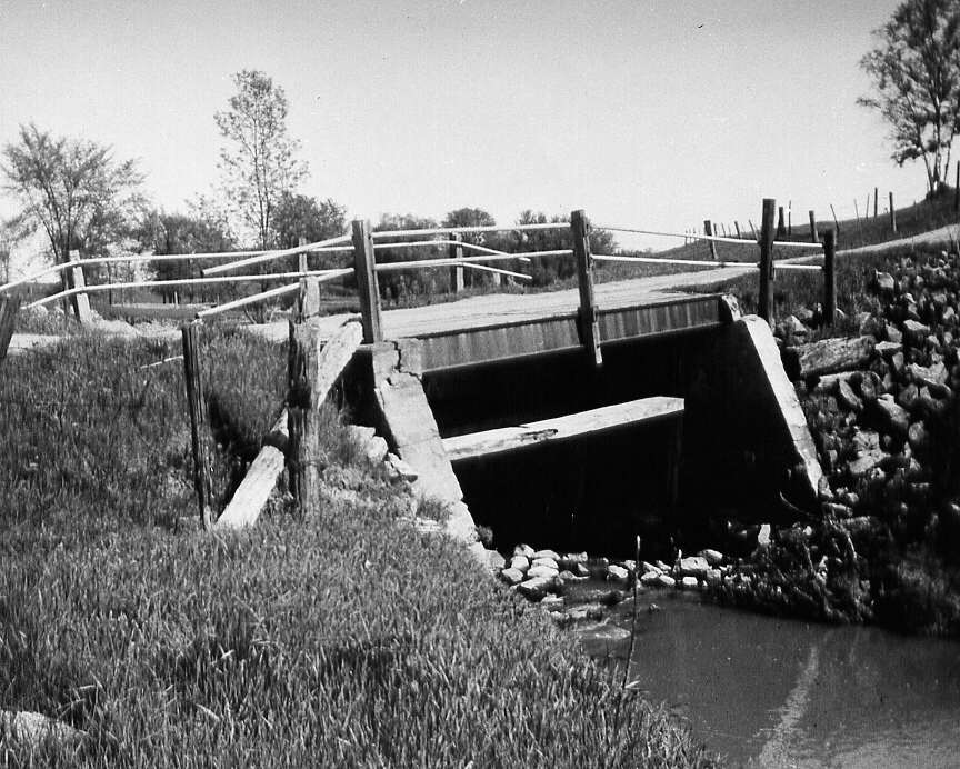 Pont de la route 8 à Eardley dans le comté de Gatineau en 1947