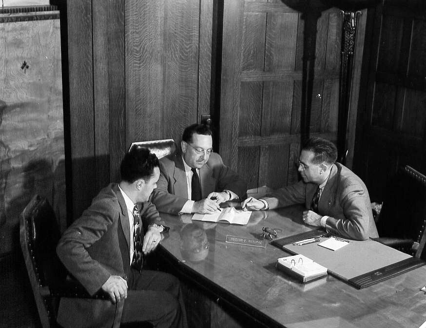 Entrevue d'un candidat avec MM. Beaupré et Dansereau à Montréal en 1947