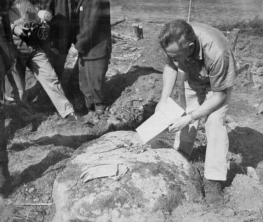 Fouilles archéologiques : Thomas E. Lee tente de retracer les vestiges du combat du Long-Sault à Hawksberry en 1961