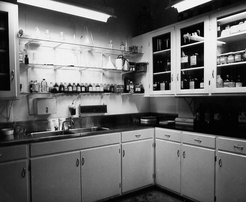 Laboratoire de l'École de médecine vétérinaire de St-Hyacinthe en 1961