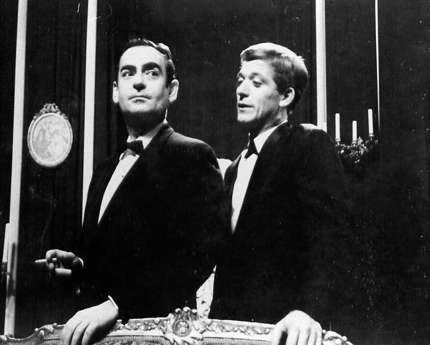 À Montréal en 1965, photographie montrant les comédiens ayant participé au téléthéâtre Le Misanthrope. Nous pouvons voir ici Guy Provost et Albert Millaire
