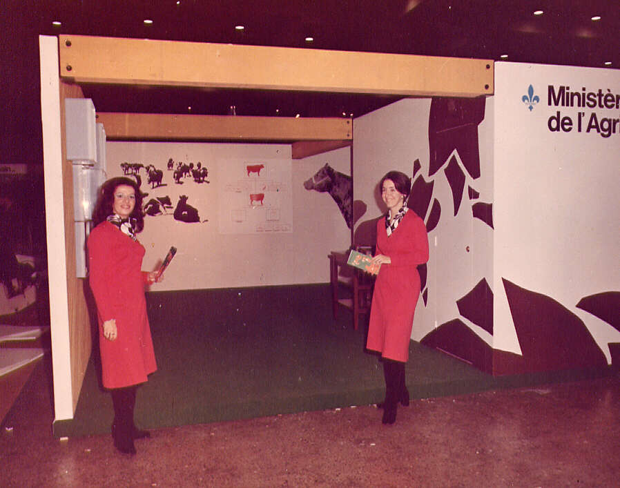 Stand du ministère de l'Agriculture au Salon de l'avenir à la Place Bonaventure de Montréal en 1971