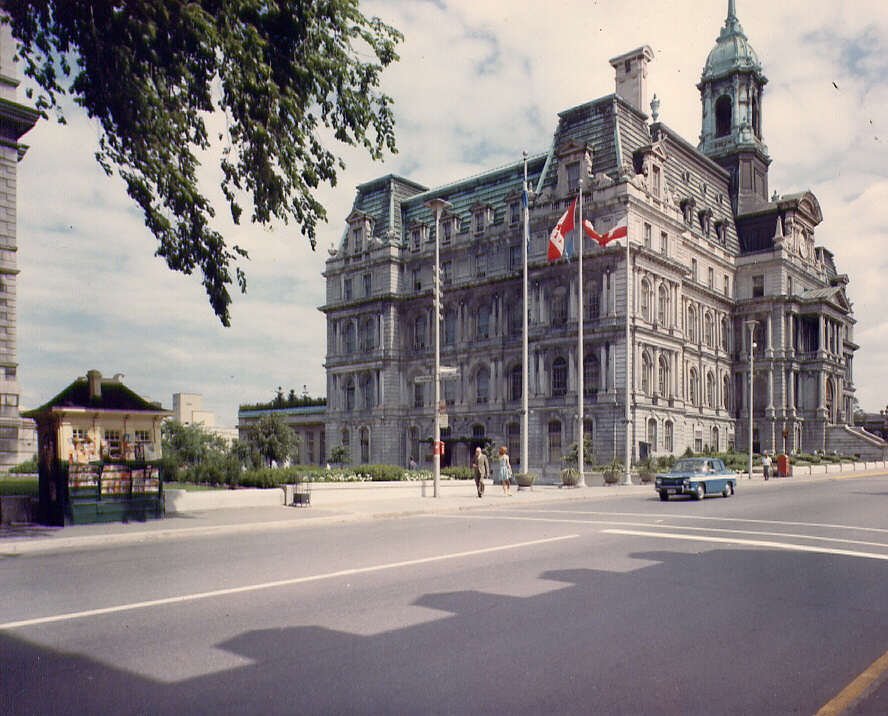 Hôtel de ville de Montréal, 1975