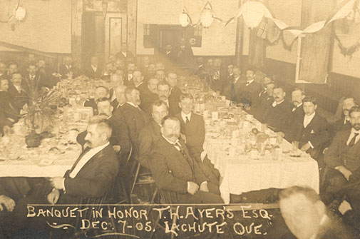 Banquet pour la fête du fondateur de l'usine textile Ayers Ltd à Lachute, Thomas Henry
Ayers