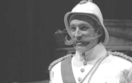 Le comédien Aubert Pallascio Morin dans la pièce «Homme pour homme» de Bertolt Brecht, présentée au TNM