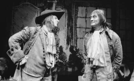 Les comédiens Jean-Louis Roux et Marcel Sabourin dans la pièce «Le neveu de Rameau» de Diderot, présentée au TNM