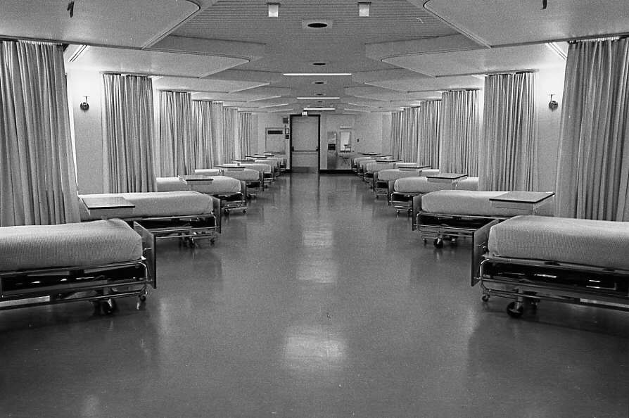 Un dortoir d'hôpital